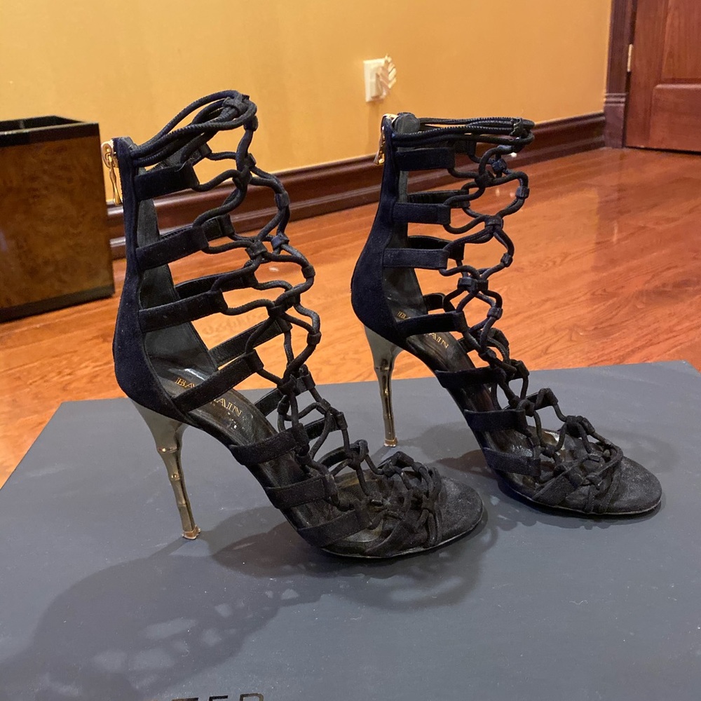 BALMAIN LACE HEELS WITH GOLD HEEL